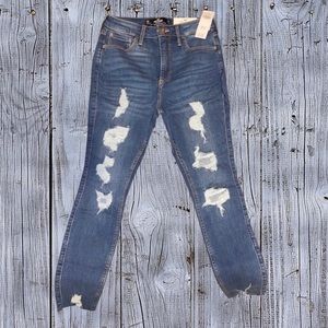 Distressed, Curvy High-Rise & Crop Super Skinny, Hollister Jeans